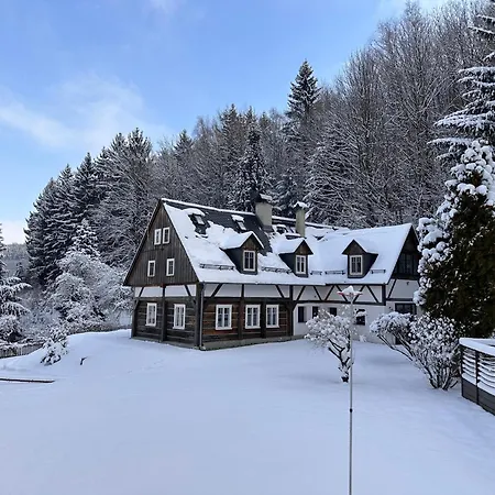 Forest View Villa *